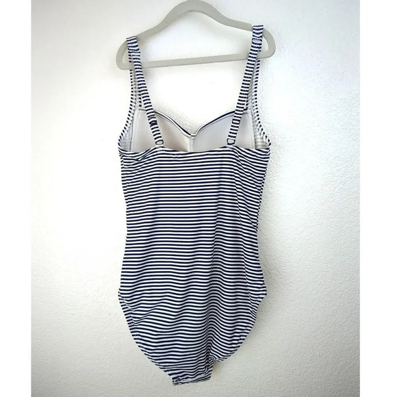 NIP TUCK  One Piece Swimsuit Nautical Stripe Adjustable Straps Size 4 - Picture 5 of 8